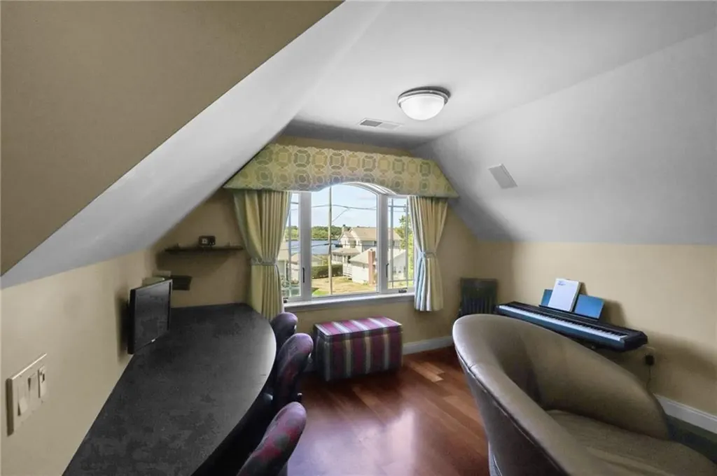 74 Bayberry Road Narragansett RI 02882