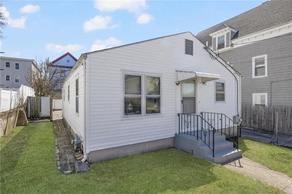 106 Sumner Avenue Central Falls RI 02863