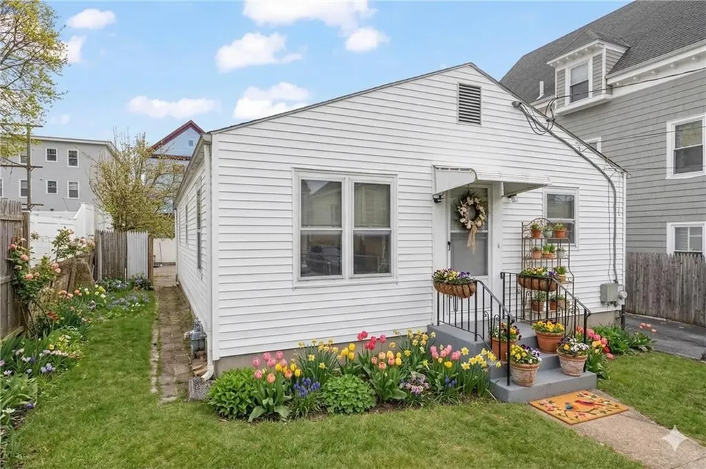 106 Sumner Avenue Central Falls RI 02863