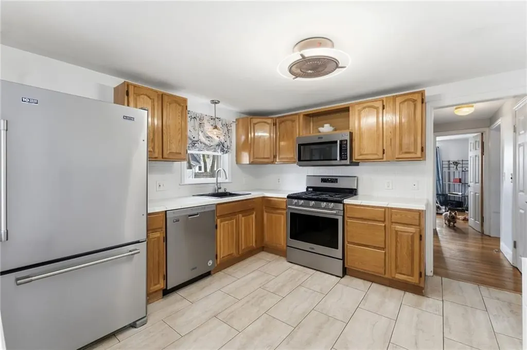 136 Missouri Drive Warwick RI 02886