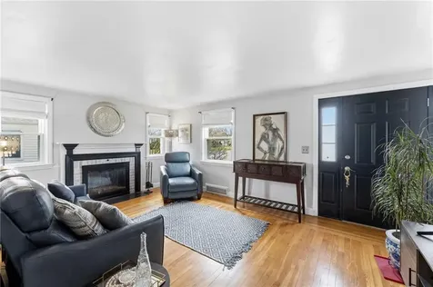 136 Missouri Drive Warwick RI 02886