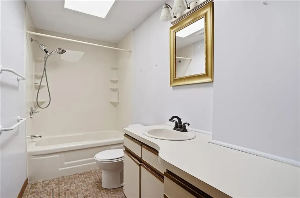 53 Kristee Circle West Warwick RI 02893
