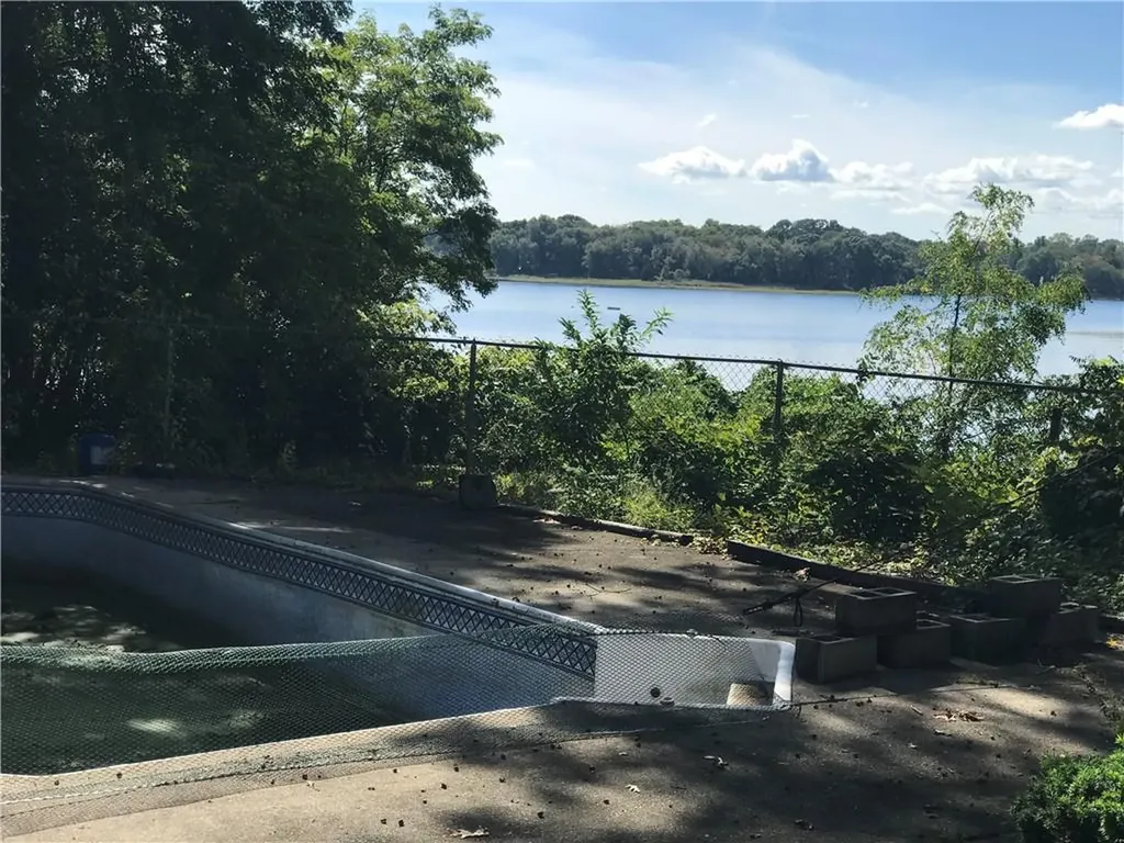 179 Lane 4 Road Warwick RI 02888