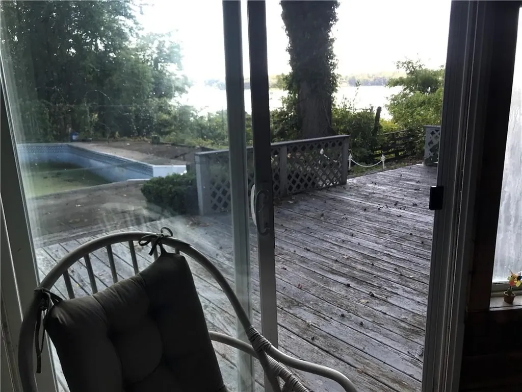 179 Lane 4 Road Warwick RI 02888