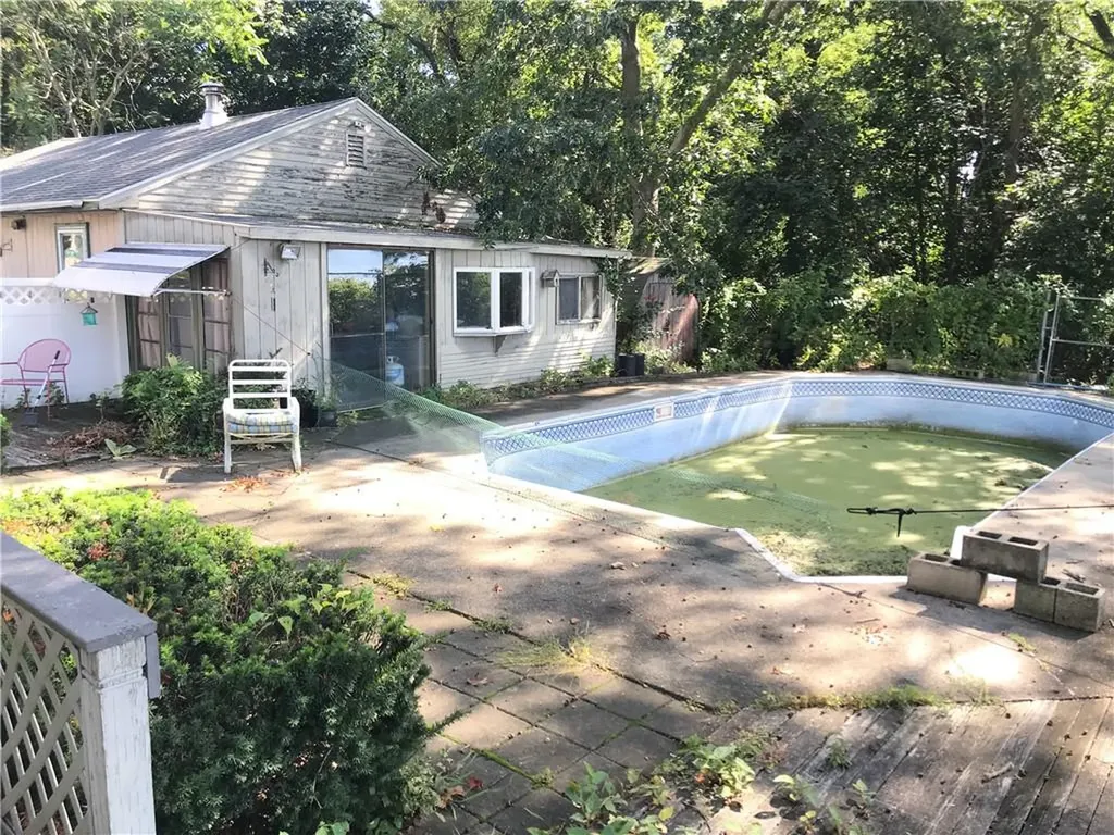 179 Lane 4 Road Warwick RI 02888