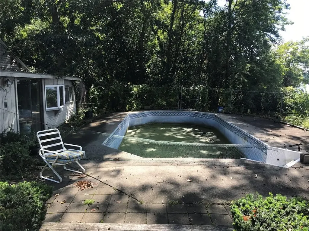 179 Lane 4 Road Warwick RI 02888