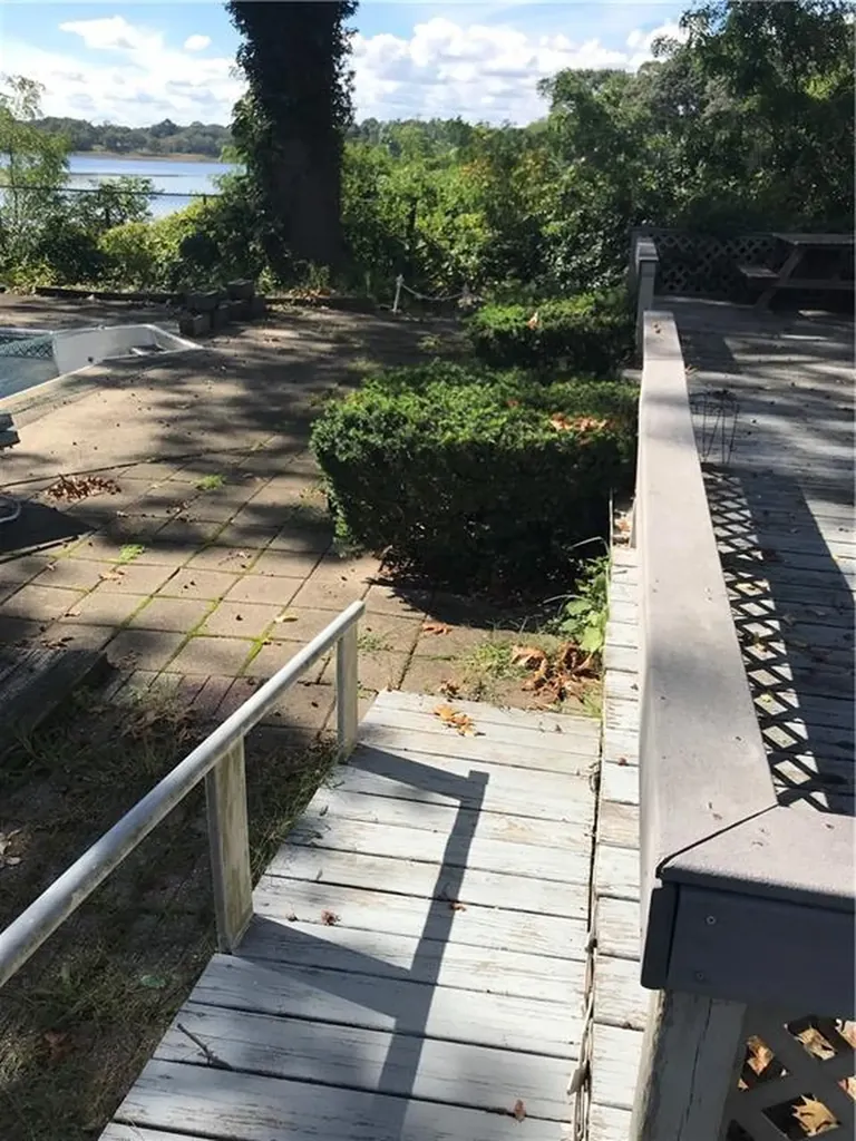 179 Lane 4 Road Warwick RI 02888