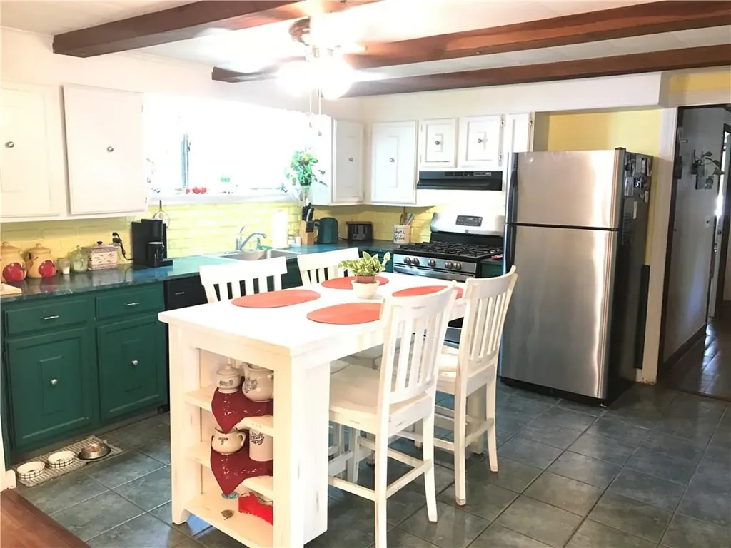 179 Lane 4 Road Warwick RI 02888