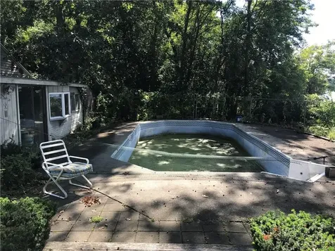 179 Lane 4 Road Warwick RI 02888