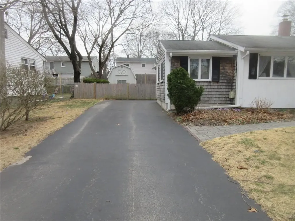 70 Keeley Avenue Warwick RI 02886