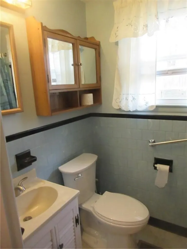 70 Keeley Avenue Warwick RI 02886