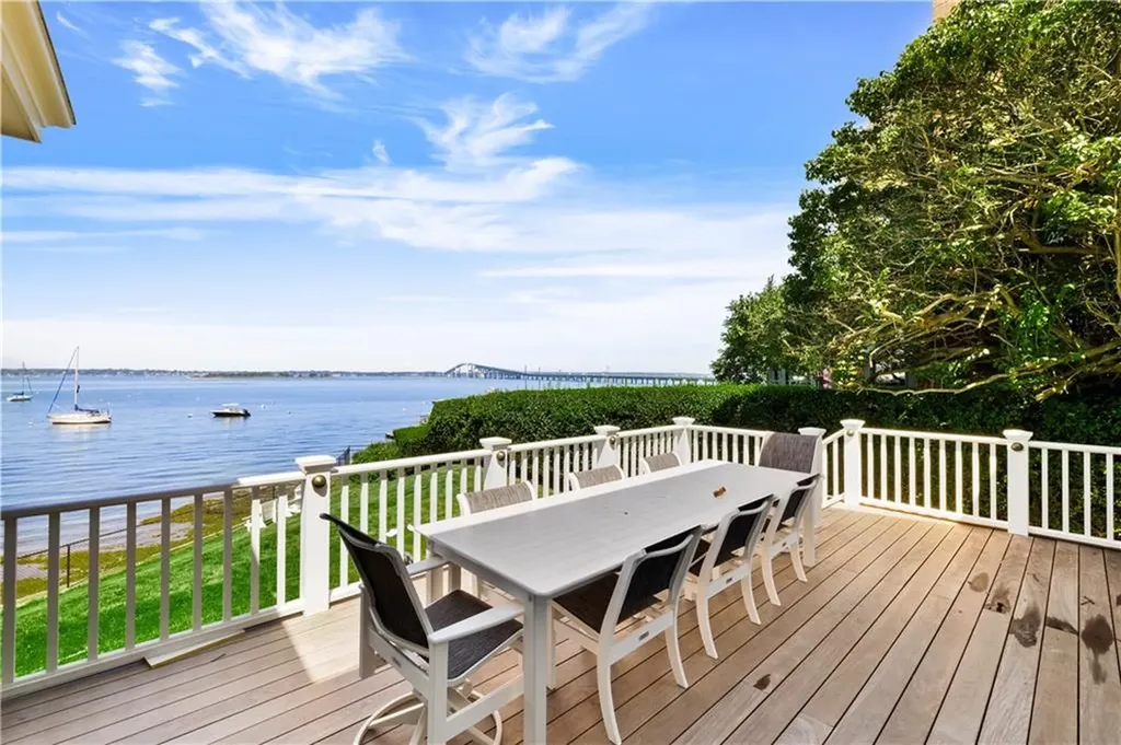 96 Washington Street Newport RI 02840