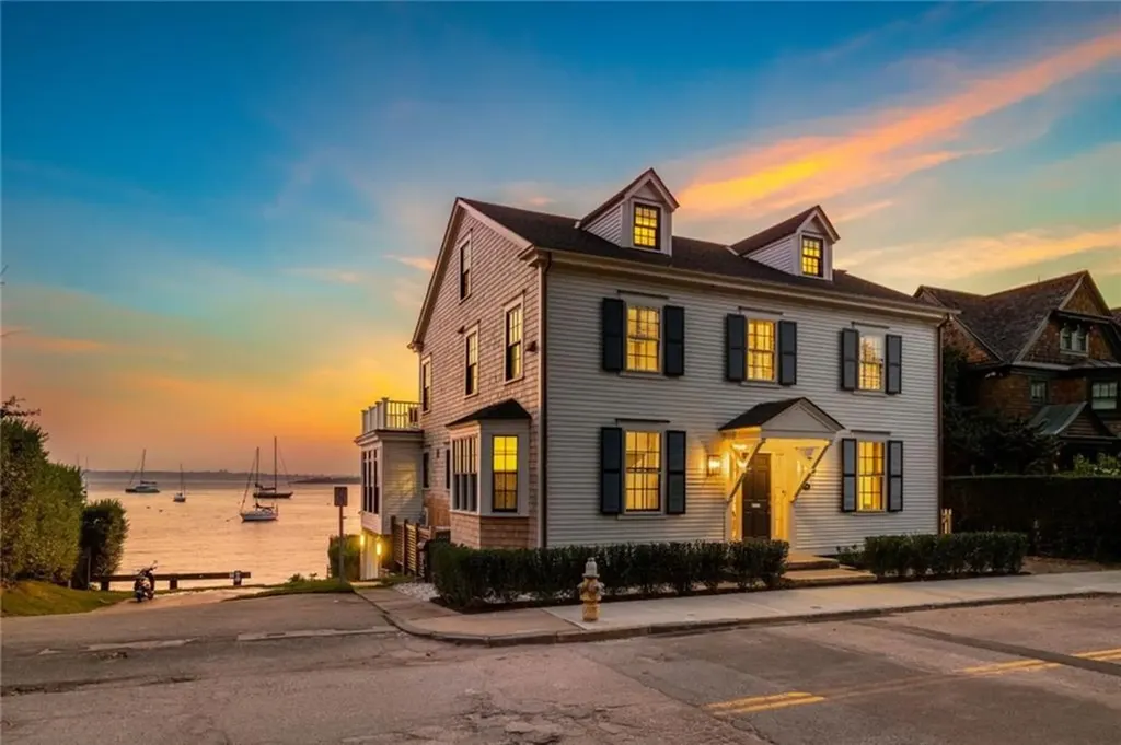 96 Washington Street Newport RI 02840