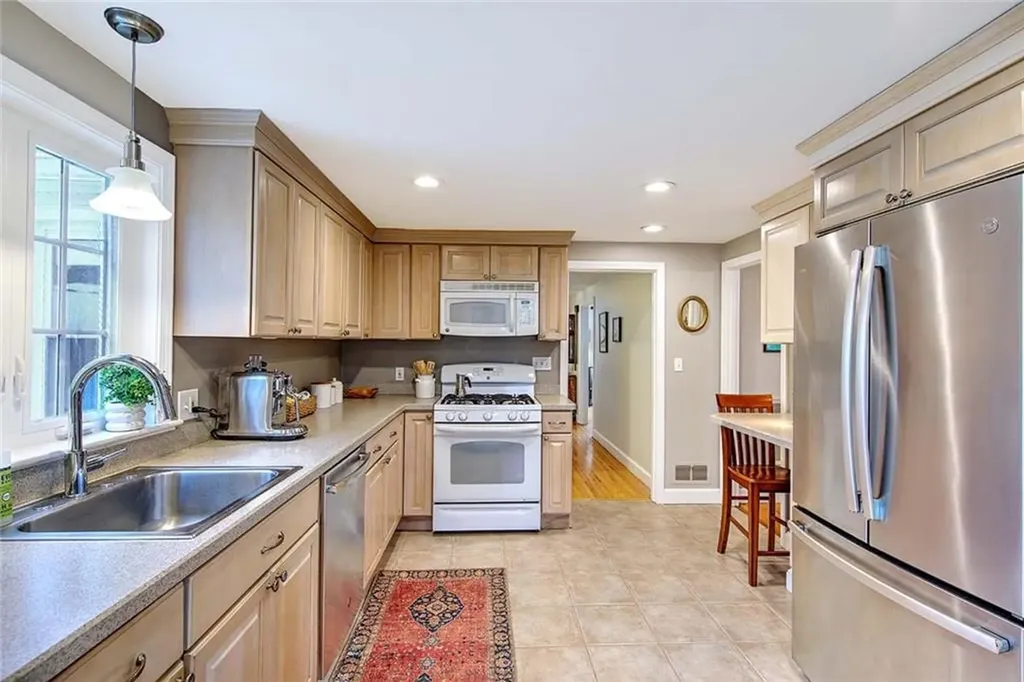 25 Belton Drive Barrington RI 02806