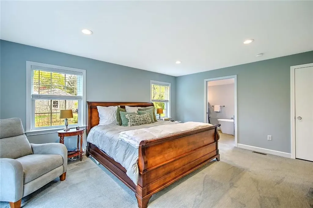 25 Belton Drive Barrington RI 02806