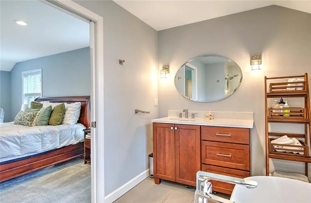 25 Belton Drive Barrington RI 02806