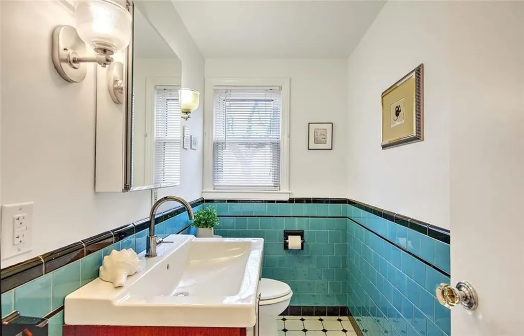 25 Belton Drive Barrington RI 02806