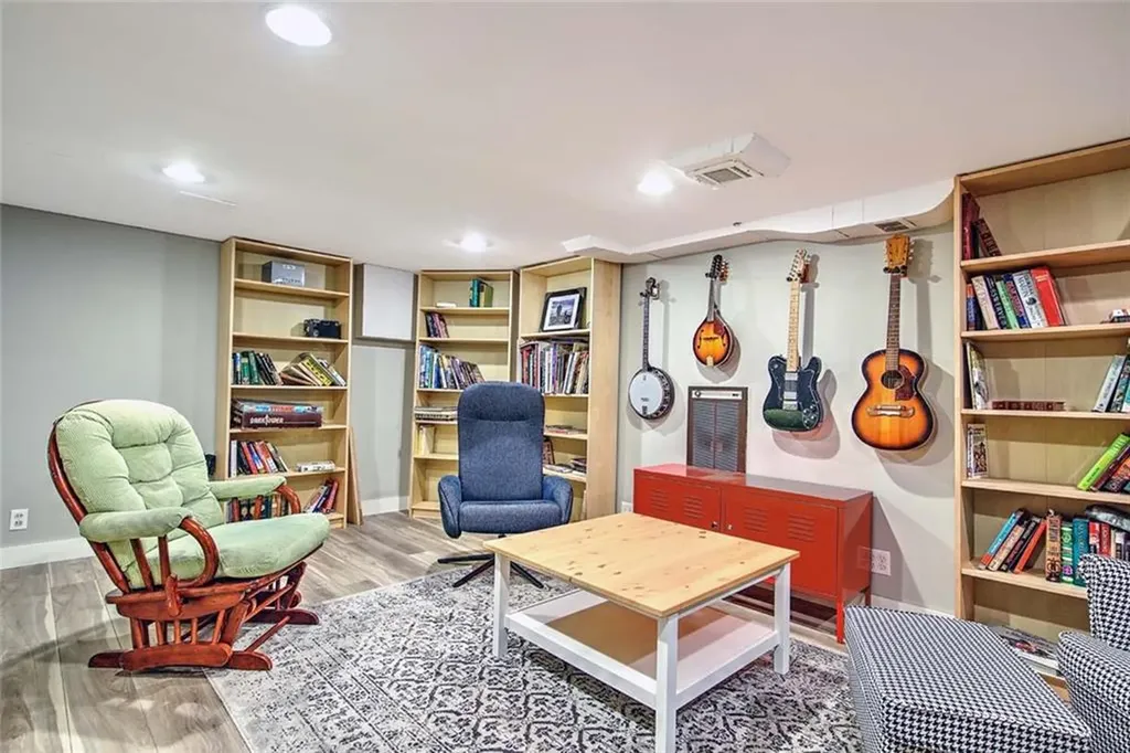 25 Belton Drive Barrington RI 02806