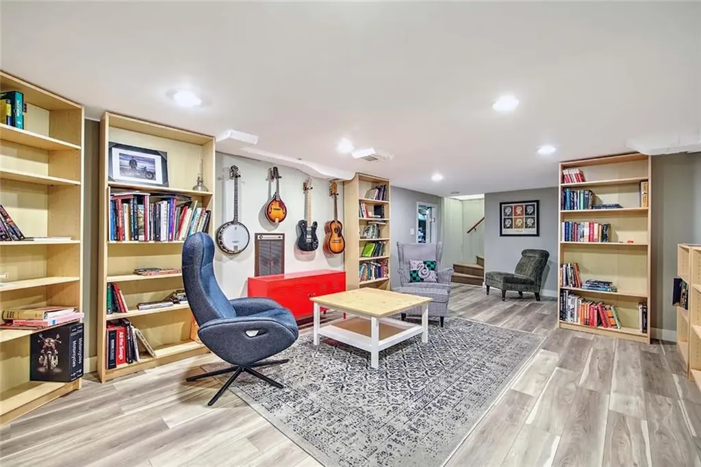 25 Belton Drive Barrington RI 02806