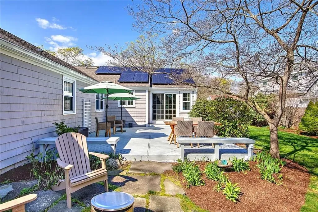 25 Belton Drive Barrington RI 02806