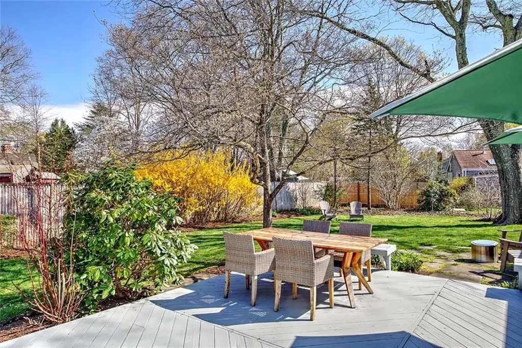 25 Belton Drive Barrington RI 02806