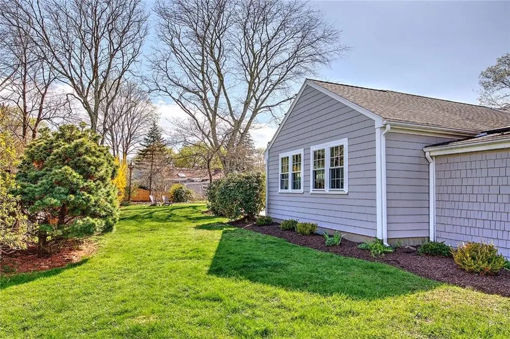 25 Belton Drive Barrington RI 02806