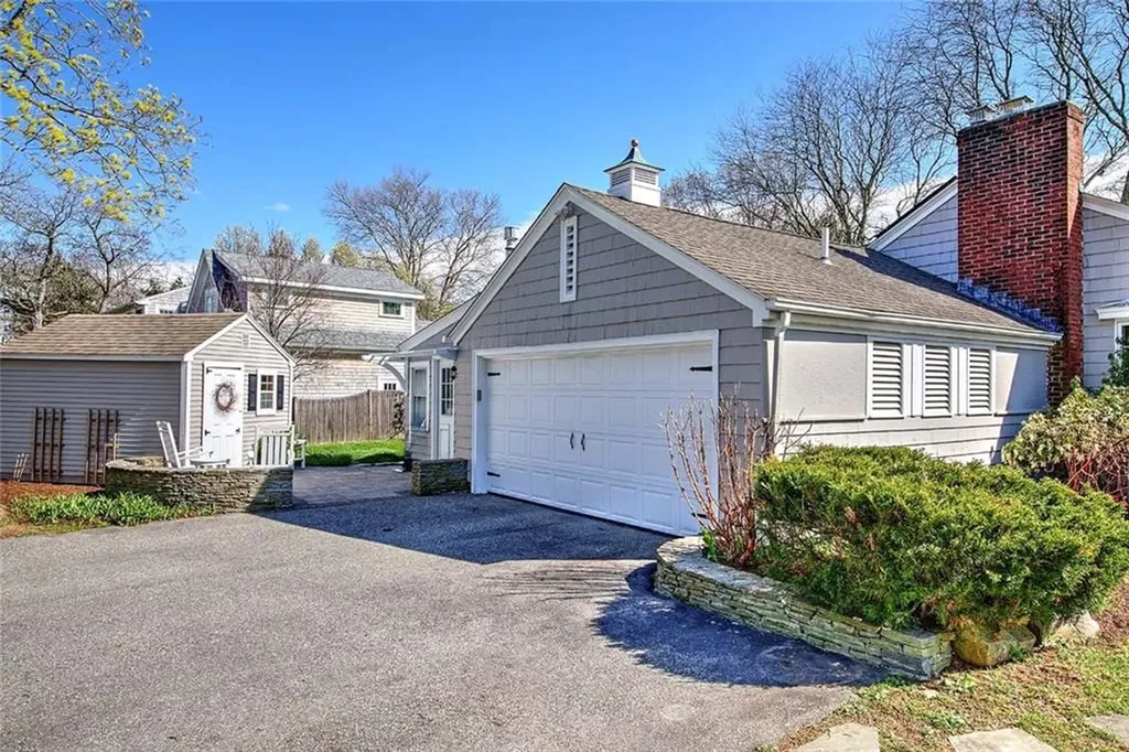 25 Belton Drive Barrington RI 02806
