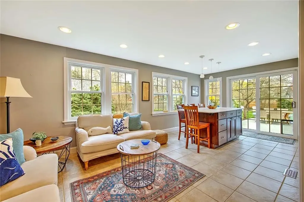 25 Belton Drive Barrington RI 02806