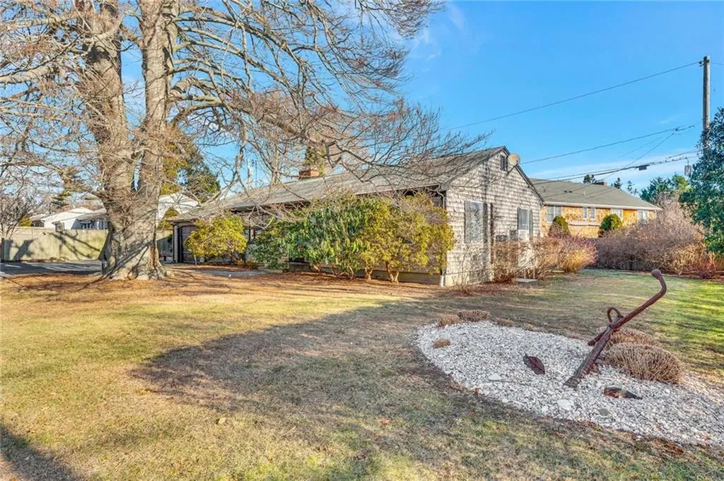 1 Collins Terrace Middletown RI 02842