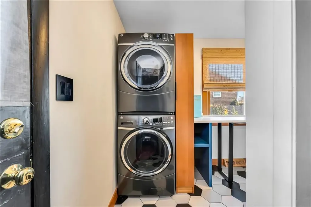 1 Collins Terrace Middletown RI 02842