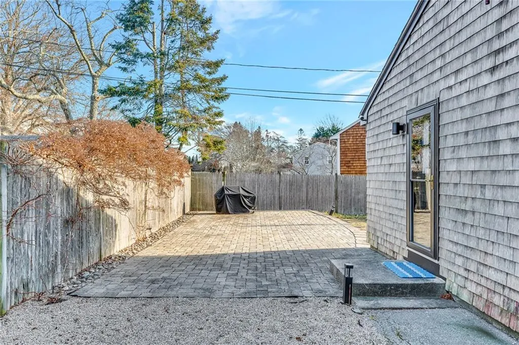 1 Collins Terrace Middletown RI 02842