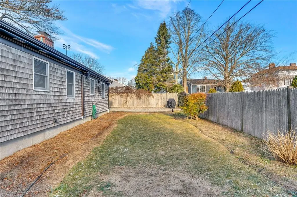 1 Collins Terrace Middletown RI 02842