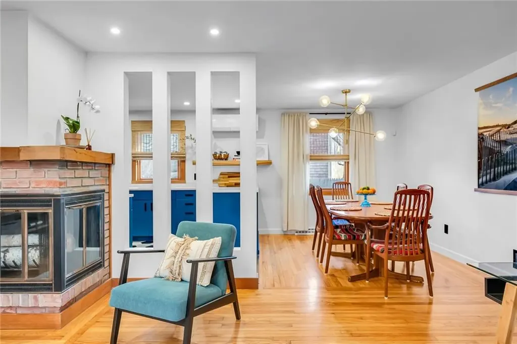 1 Collins Terrace Middletown RI 02842