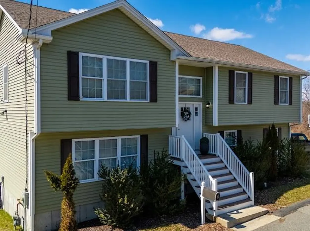 8 Lakeside Street Providence RI 02904