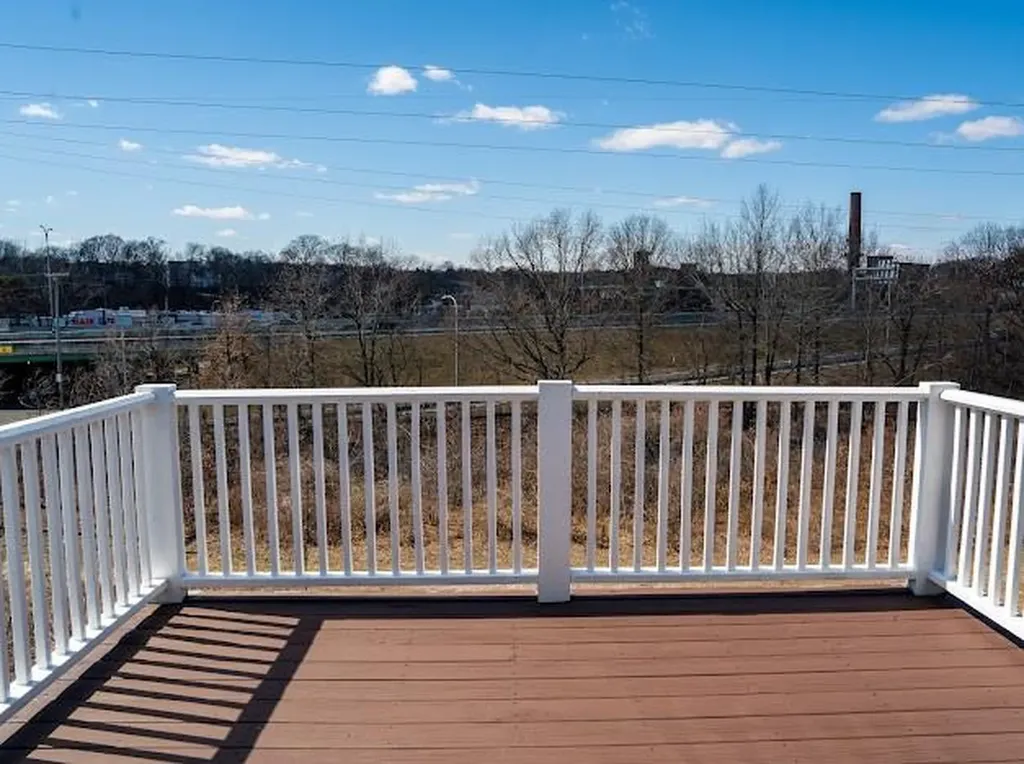 8 Lakeside Street Providence RI 02904