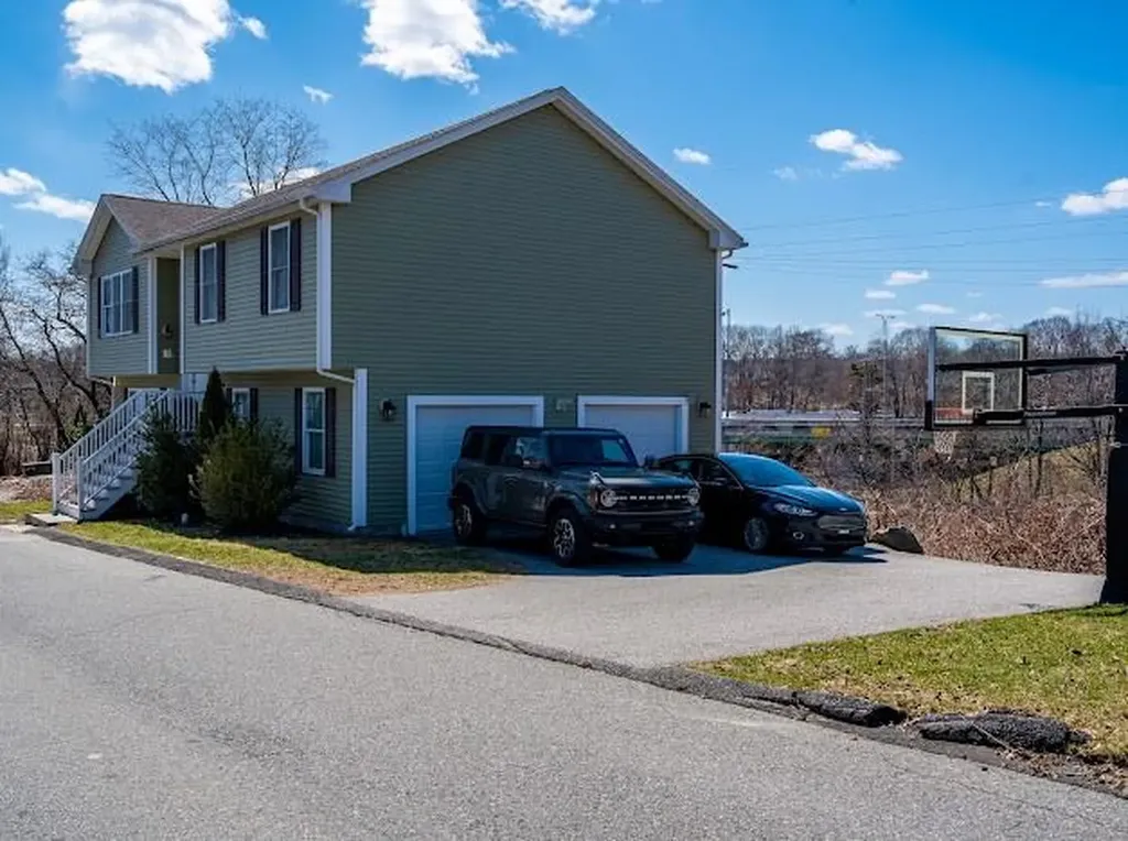 8 Lakeside Street Providence RI 02904