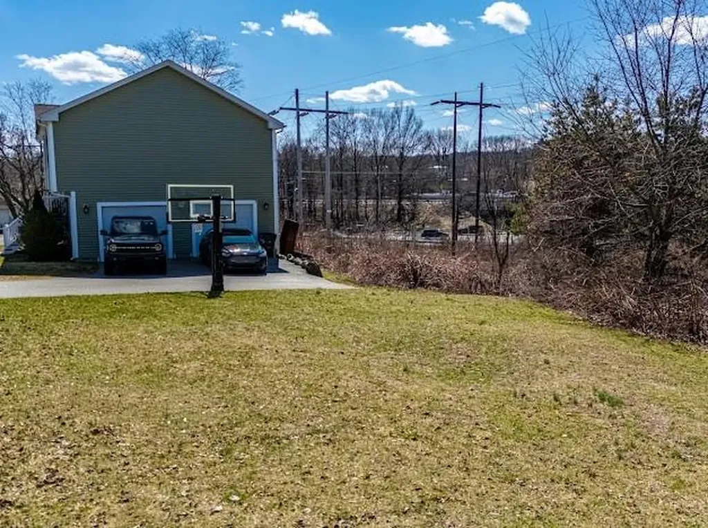 8 Lakeside Street Providence RI 02904
