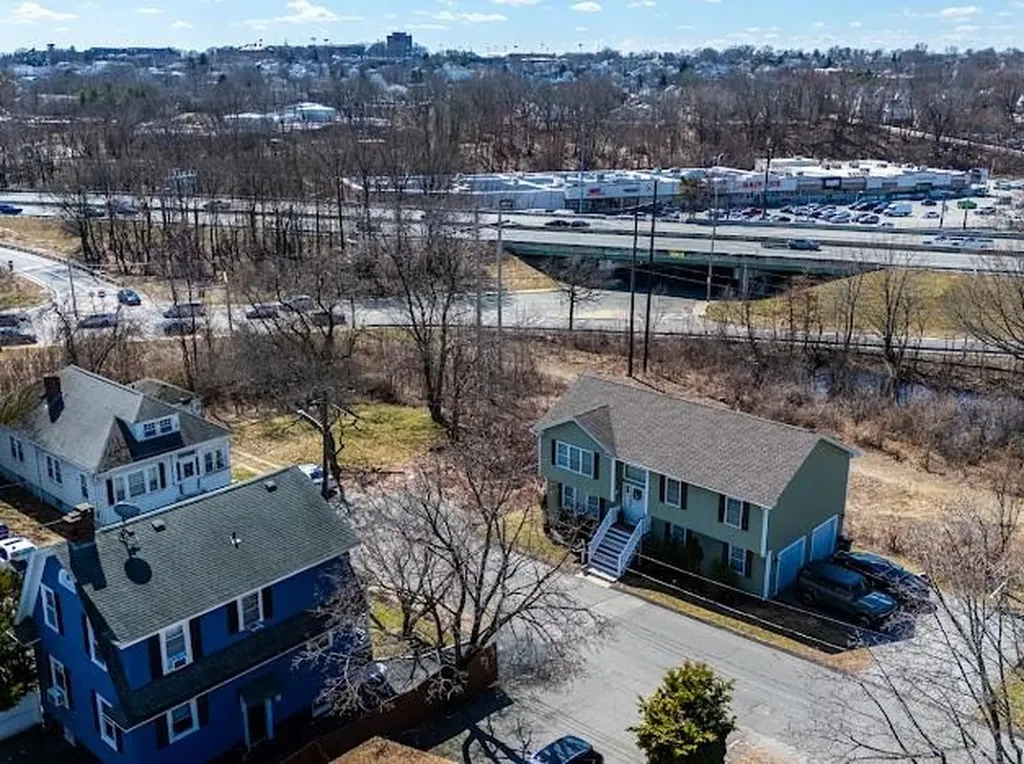 8 Lakeside Street Providence RI 02904