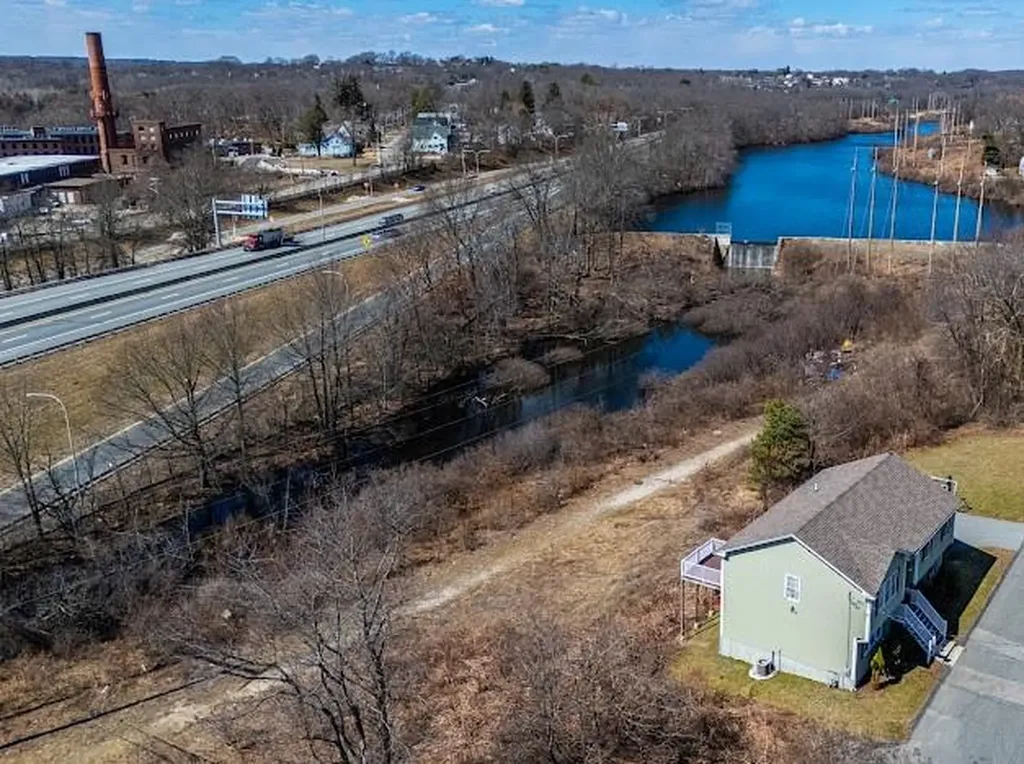 8 Lakeside Street Providence RI 02904