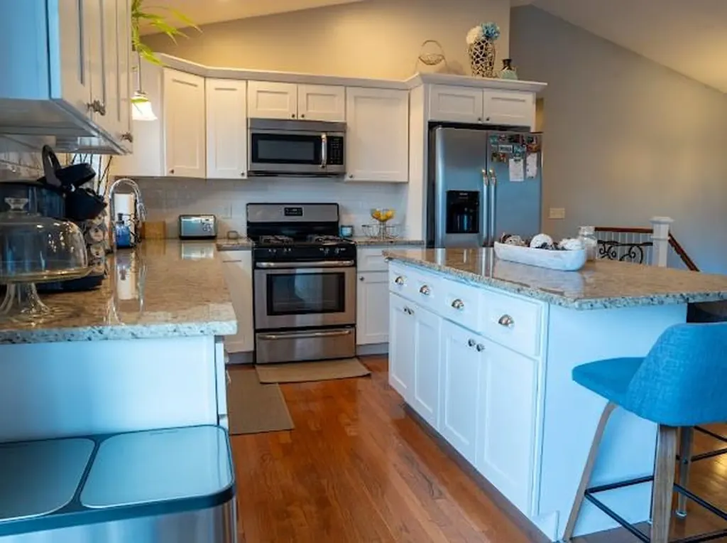 8 Lakeside Street Providence RI 02904