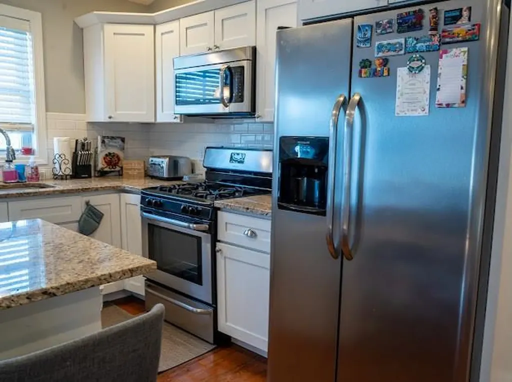 8 Lakeside Street Providence RI 02904