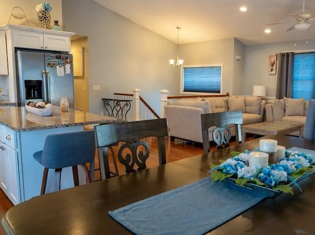 8 Lakeside Street Providence RI 02904