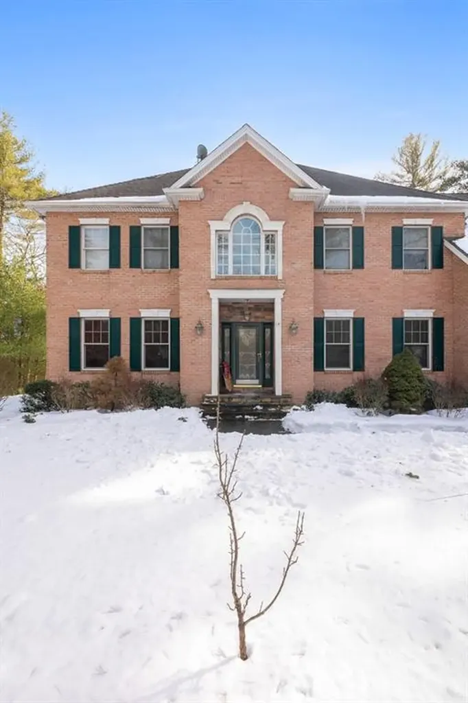 2 St Josephs Way Hopkinton RI 02832