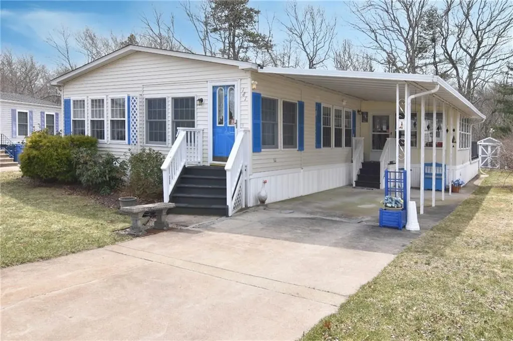 181 Little Pond Road South Kingstown RI 02879