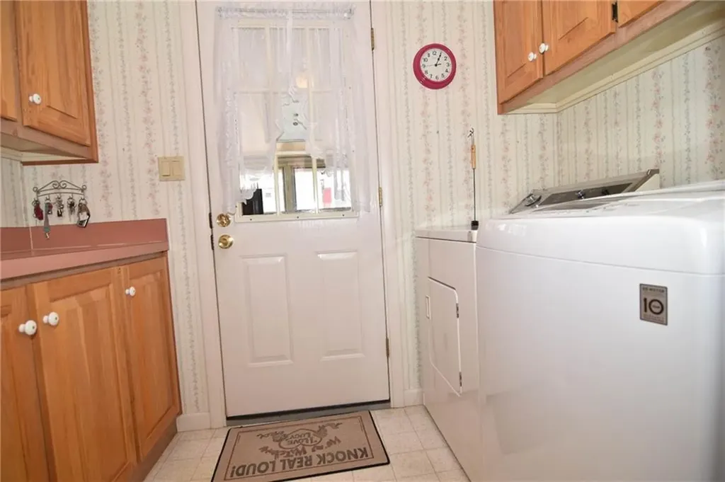 181 Little Pond Road South Kingstown RI 02879