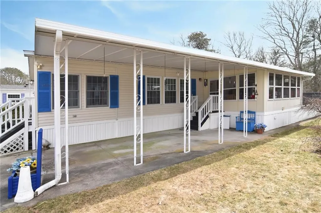 181 Little Pond Road South Kingstown RI 02879