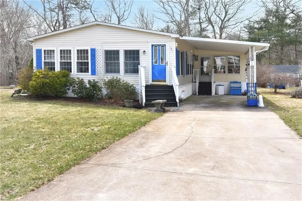 181 Little Pond Road South Kingstown RI 02879