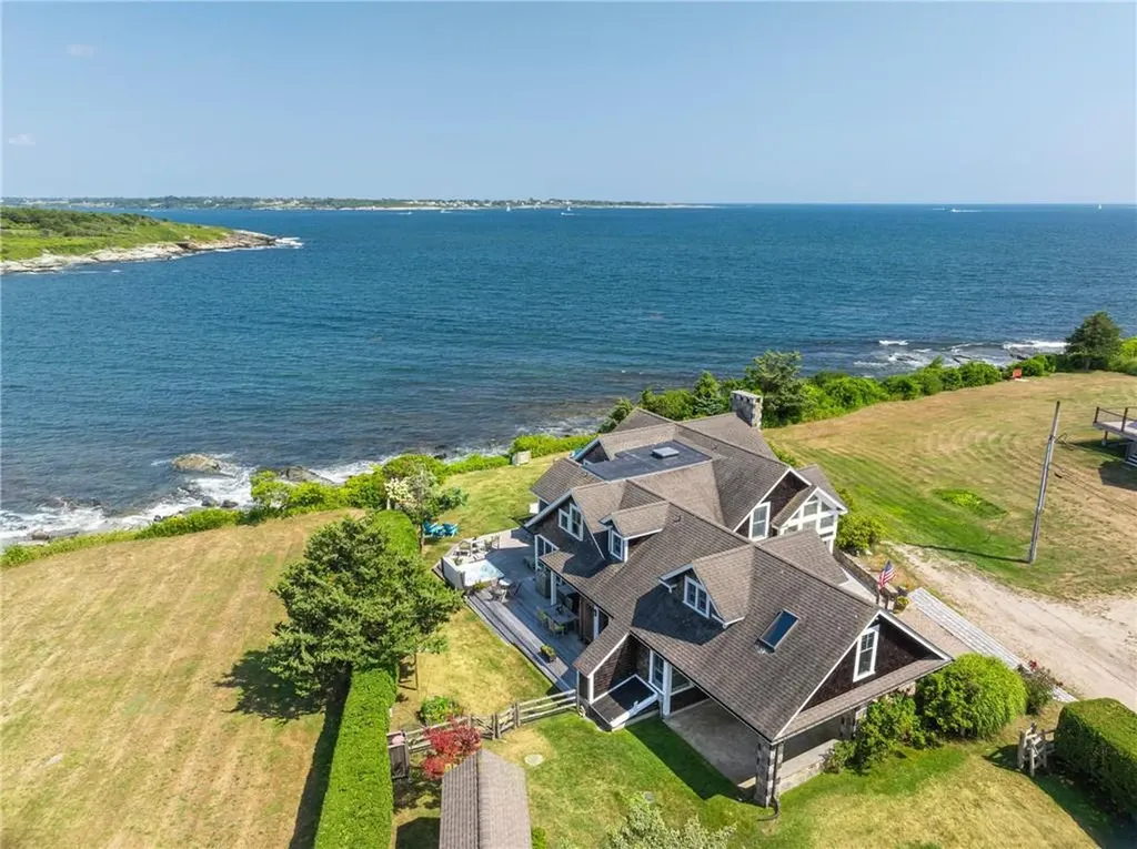 4 Hull Cove Street Jamestown RI 02835
