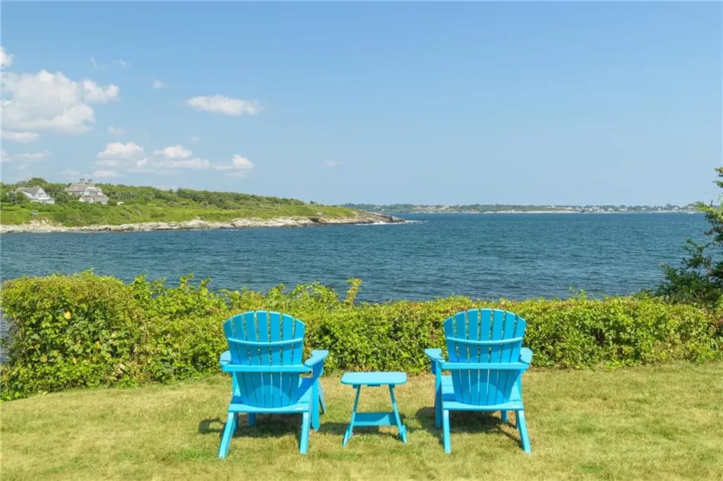 4 Hull Cove Street Jamestown RI 02835