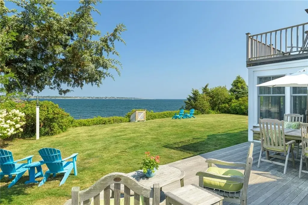 4 Hull Cove Street Jamestown RI 02835